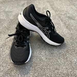 ASICS Running shoes